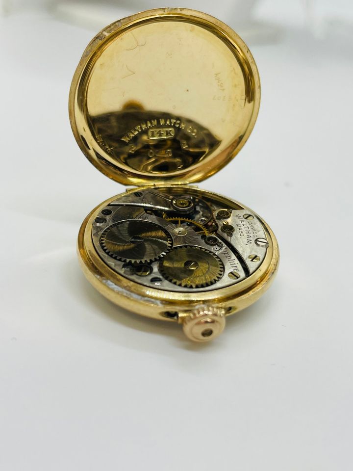 Fine Quality Vintage Waltham 14k Solid Gold wind up pocket Watch 20.00 Grams