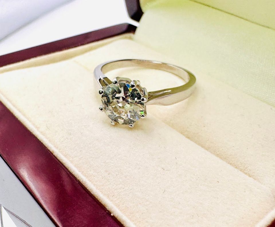 Showcase Sample One Only sells in 14Karat 1.45 Carat Natural Diamond Solitaire