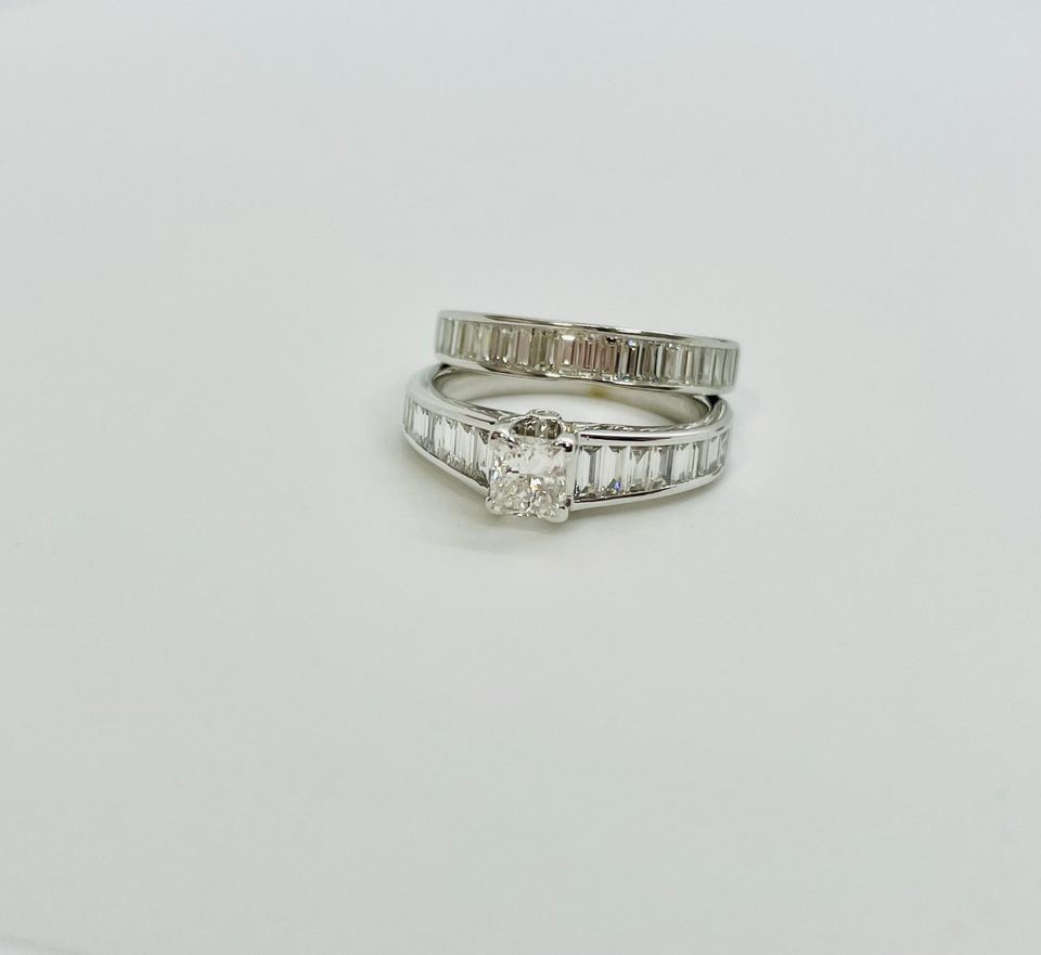 Showcase Clearance "ONLY ONE LEFT" 14K white Gold & Natural Diamond Wedding Set 1.08CTW