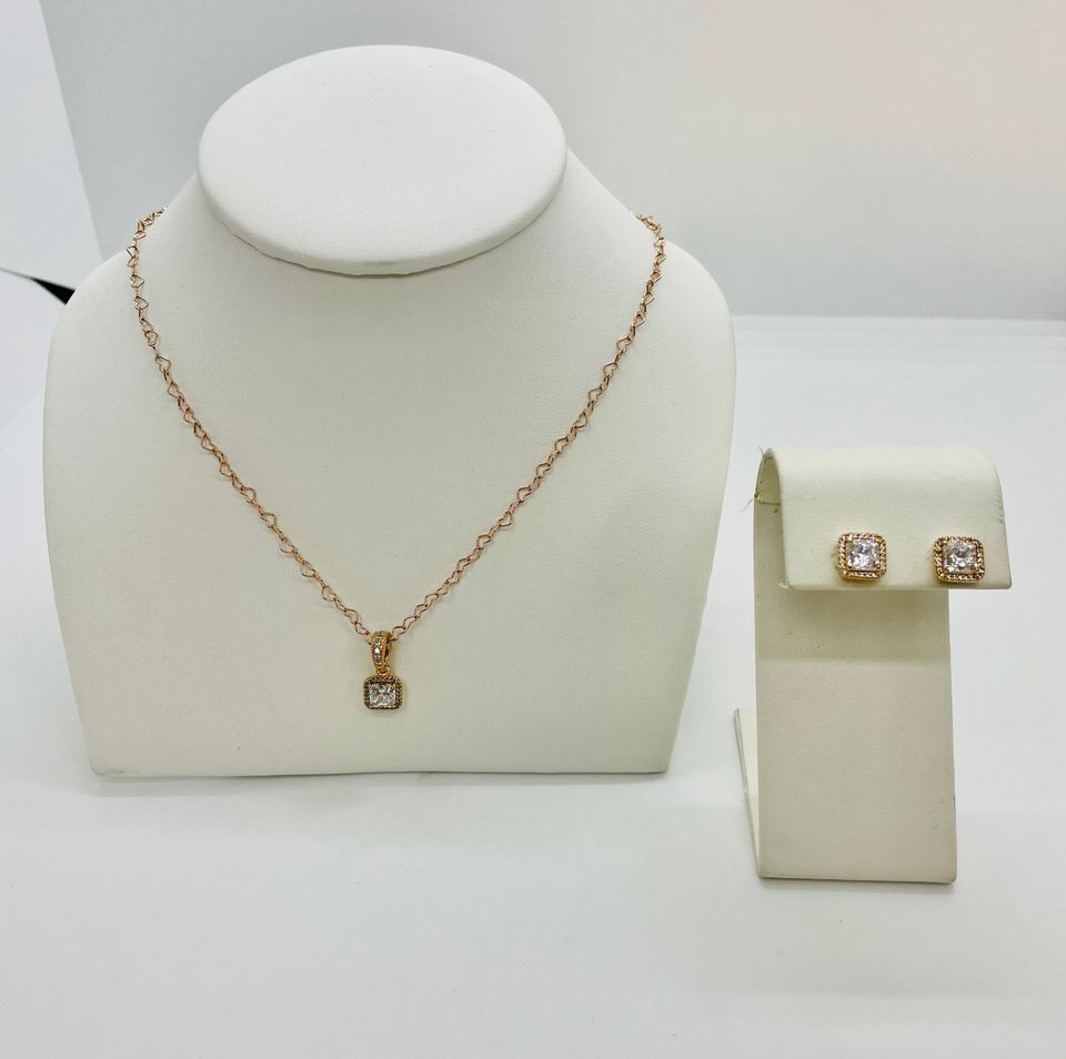 Beautiful 10Karat Solid Rose Gold & Swarovski Crystals Pandora Set